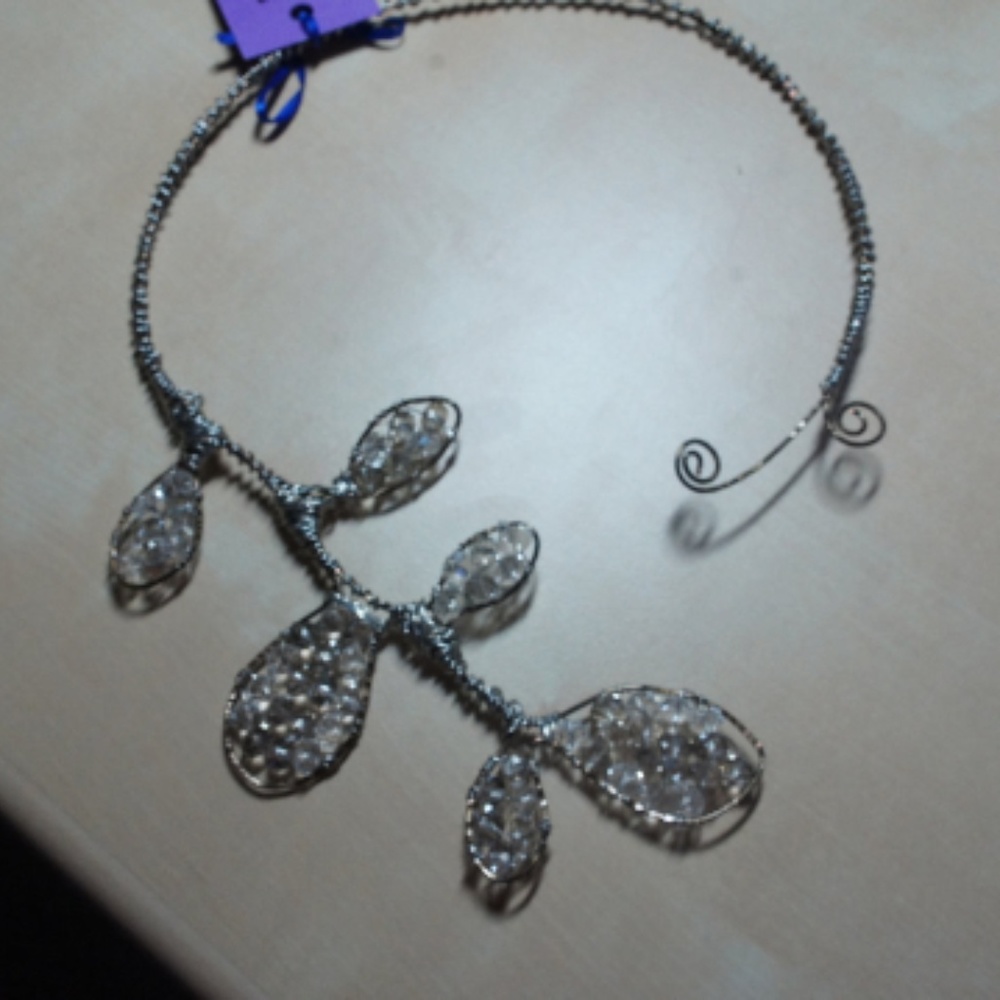 Leaf collar necklace - handmade unique